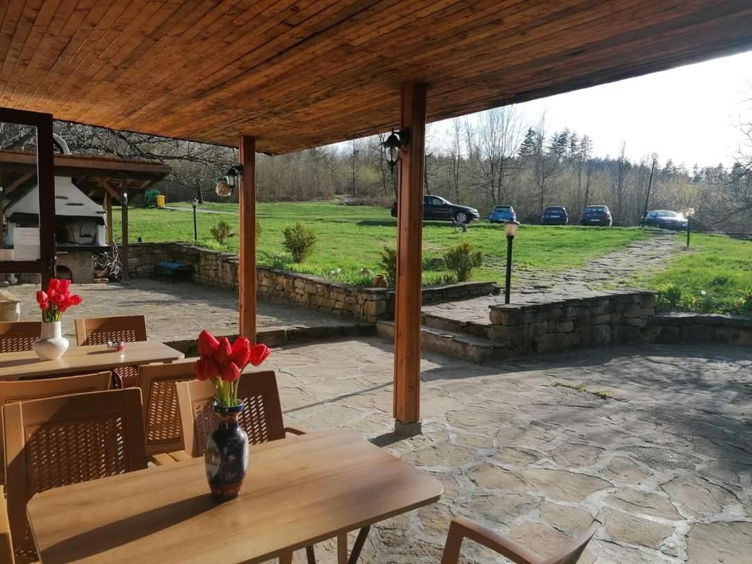 Чичо Томовата Колиба Hotel Tryavna Exterior foto